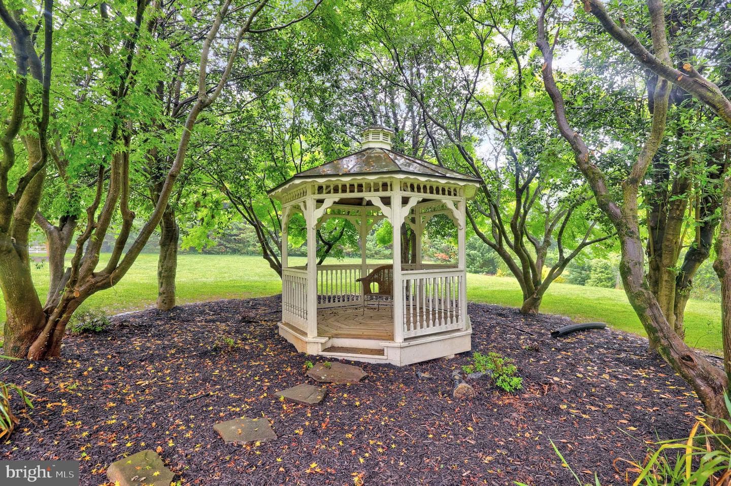 517 Seneca Road photo 10