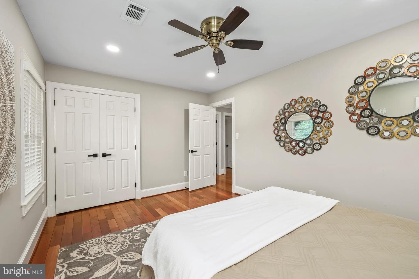 517 Seneca Road photo 39