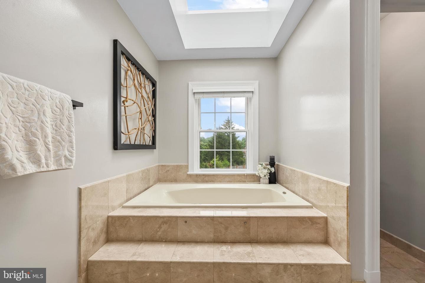 517 Seneca Road photo 45