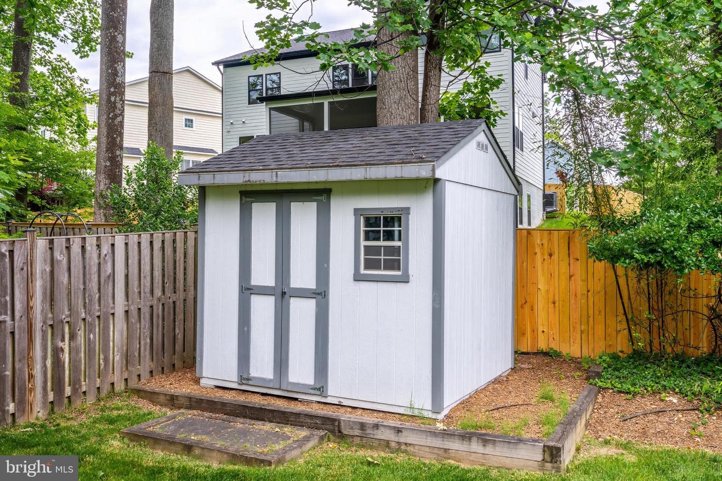 916 Desale Street SW photo 80