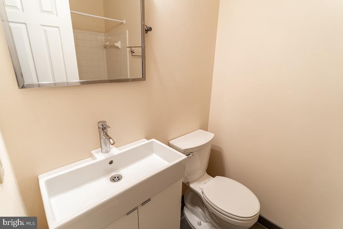 7348 Lewinsville Square Place photo 24