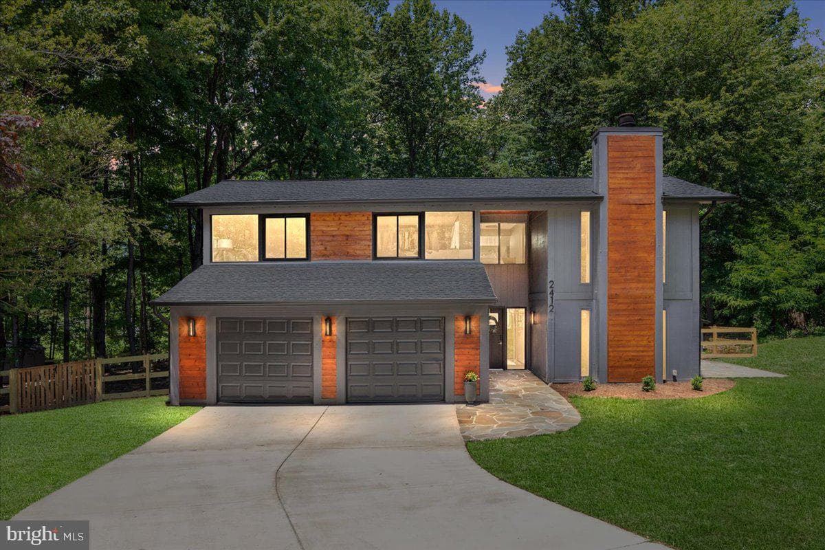 2412 Andorra Place photo 1