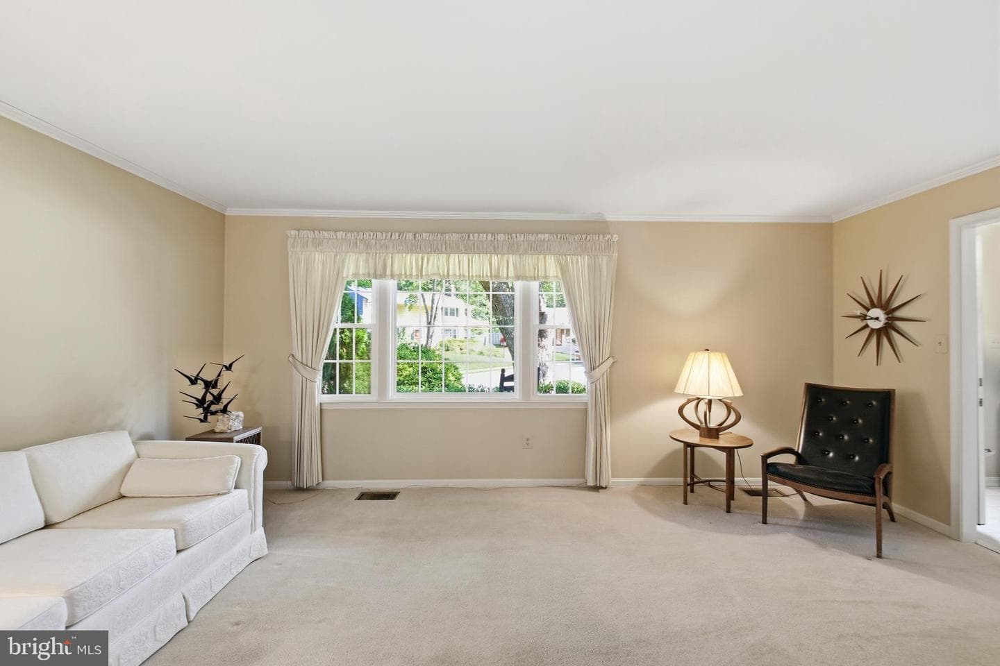 9385 Saddlemount Court photo 10