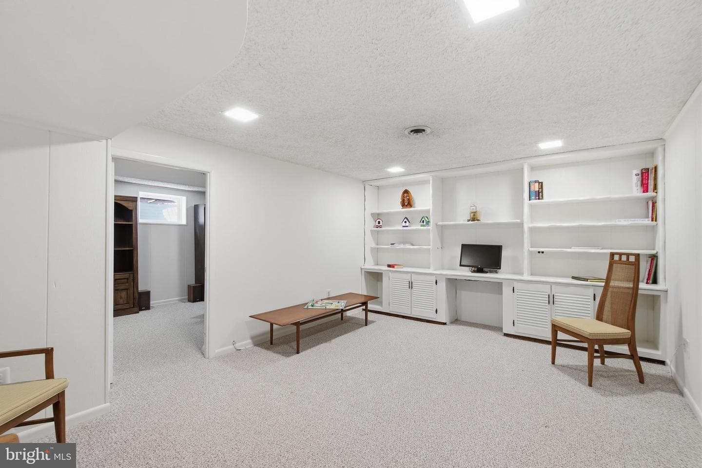 9385 Saddlemount Court photo 38