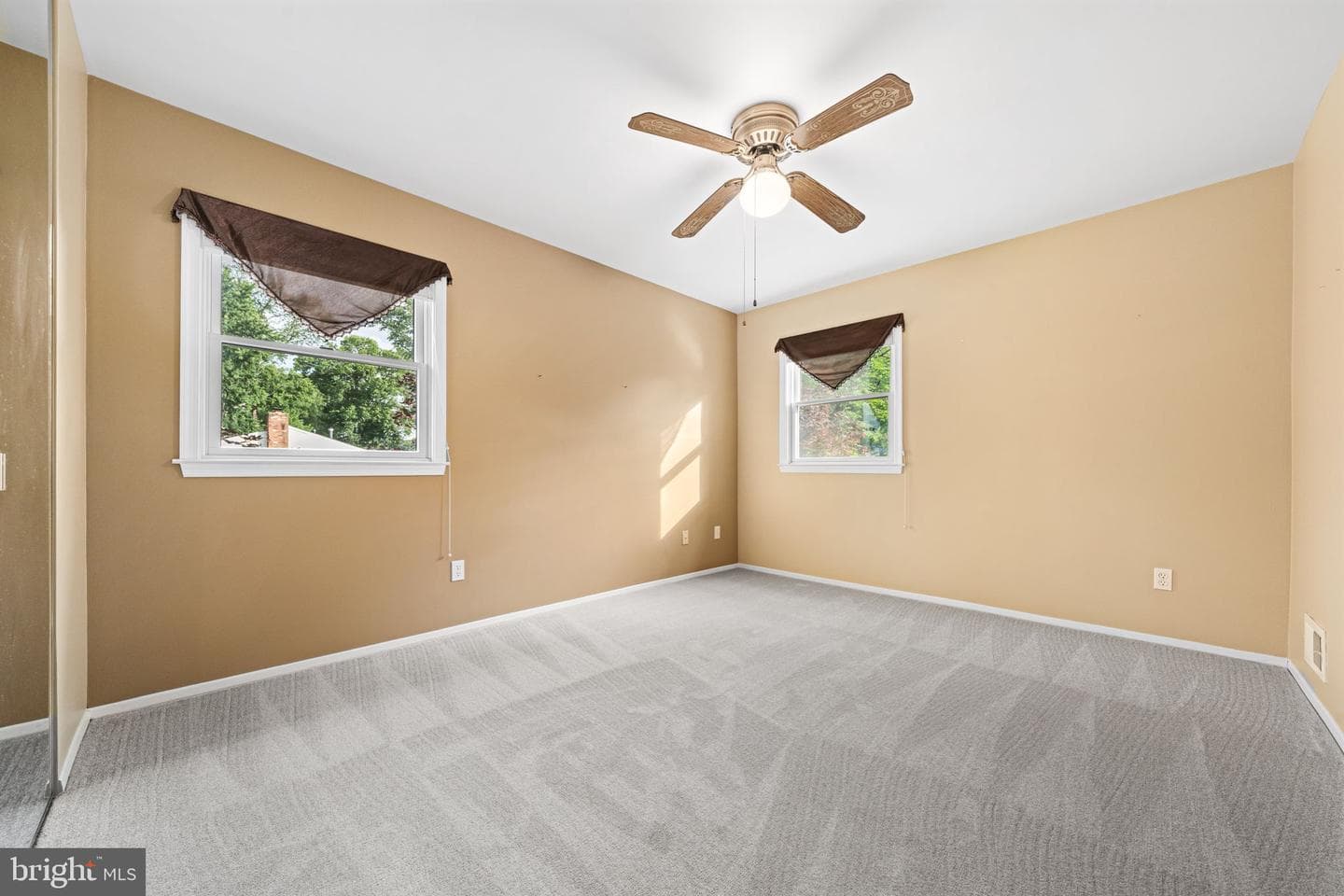 8522 Fairburn Drive photo 23