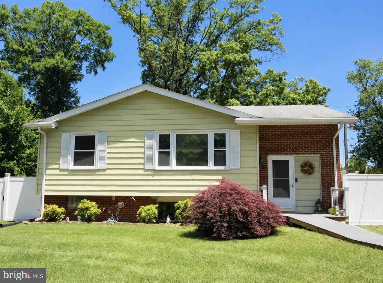 8909 Sylvania Street photo 2