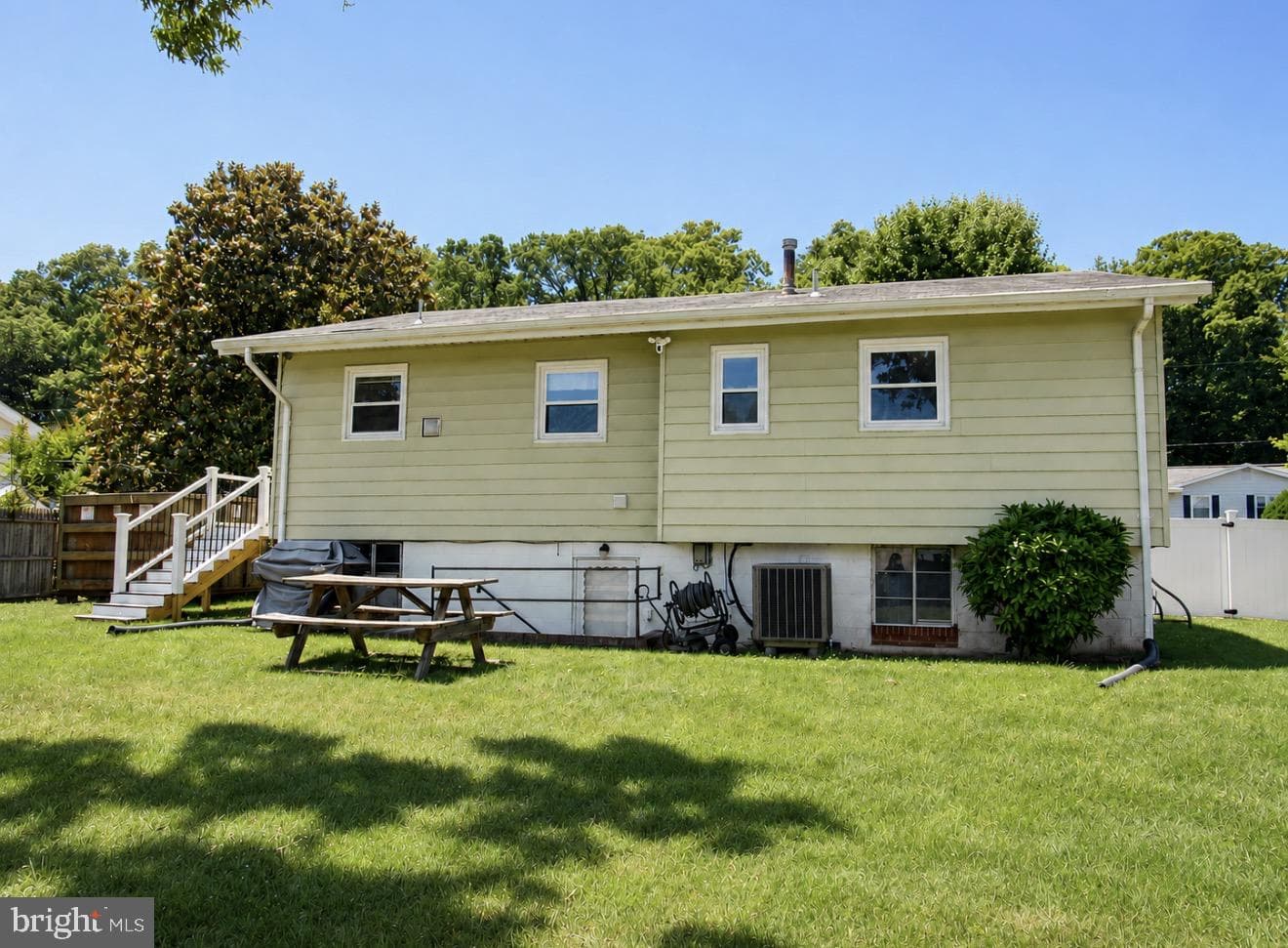 8909 Sylvania Street photo 20