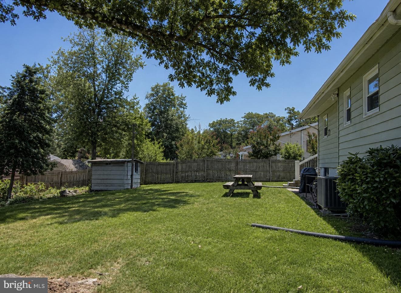8909 Sylvania Street photo 4