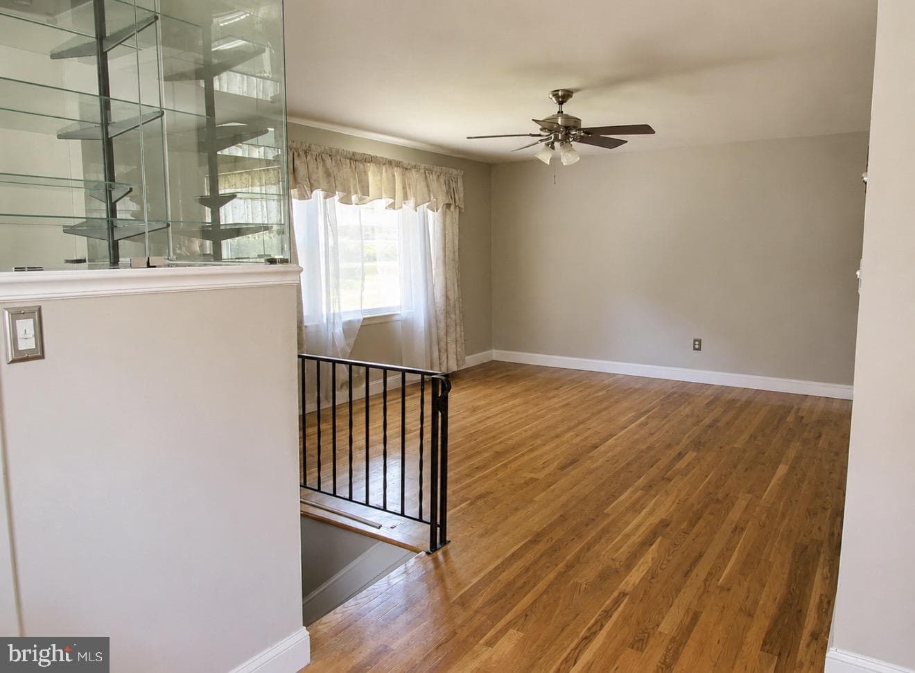 8909 Sylvania Street photo 5
