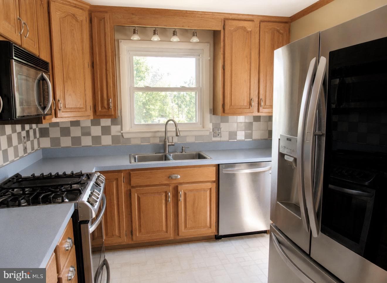 8909 Sylvania Street photo 9