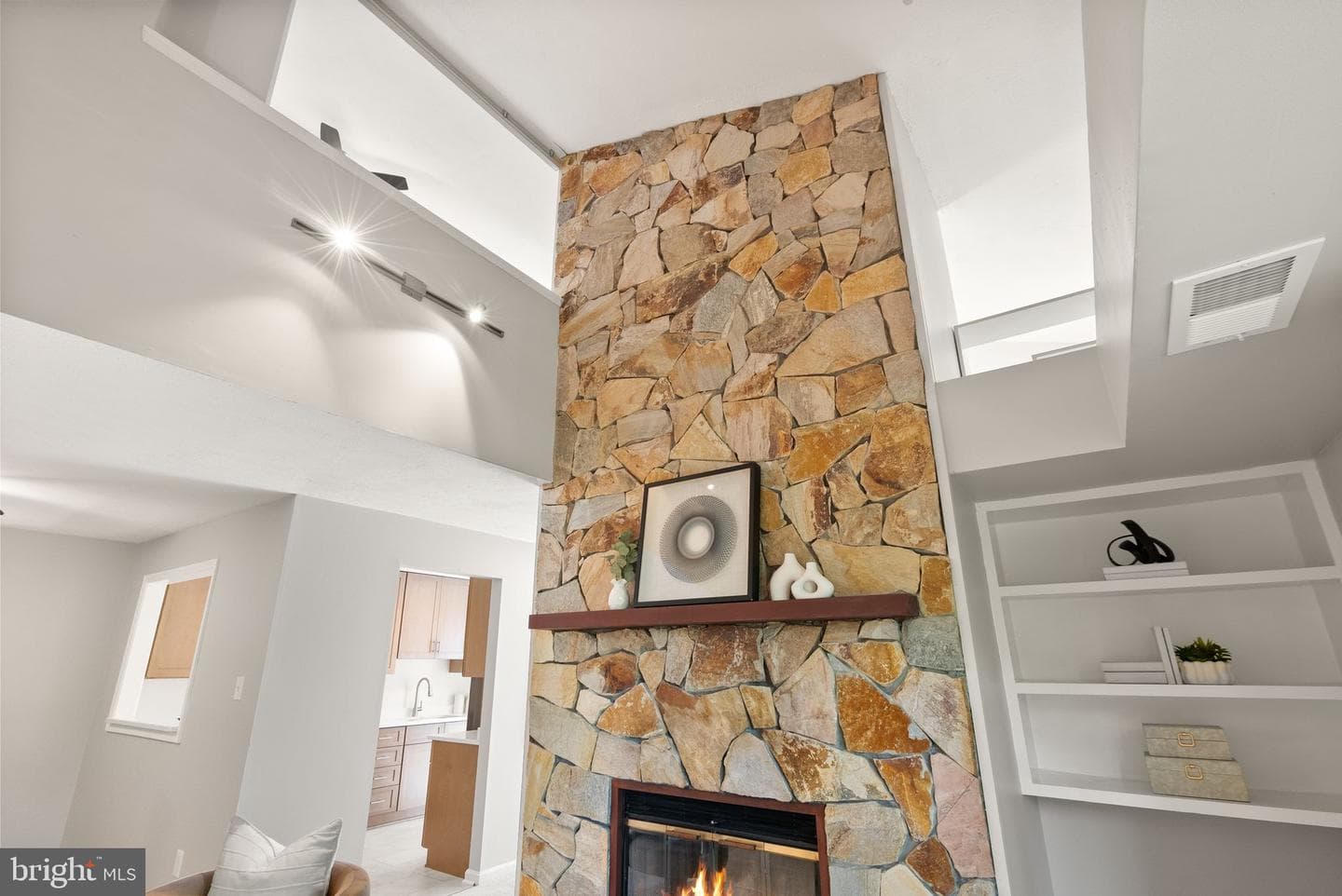 10158 Oakton Terrace Road photo 14