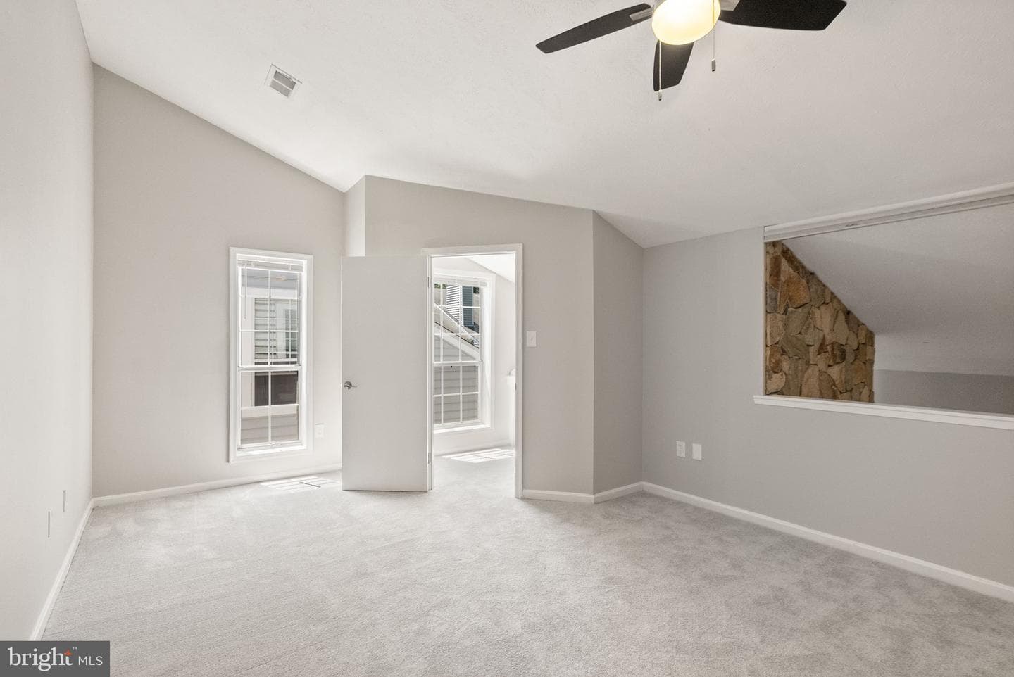 10158 Oakton Terrace Road photo 25