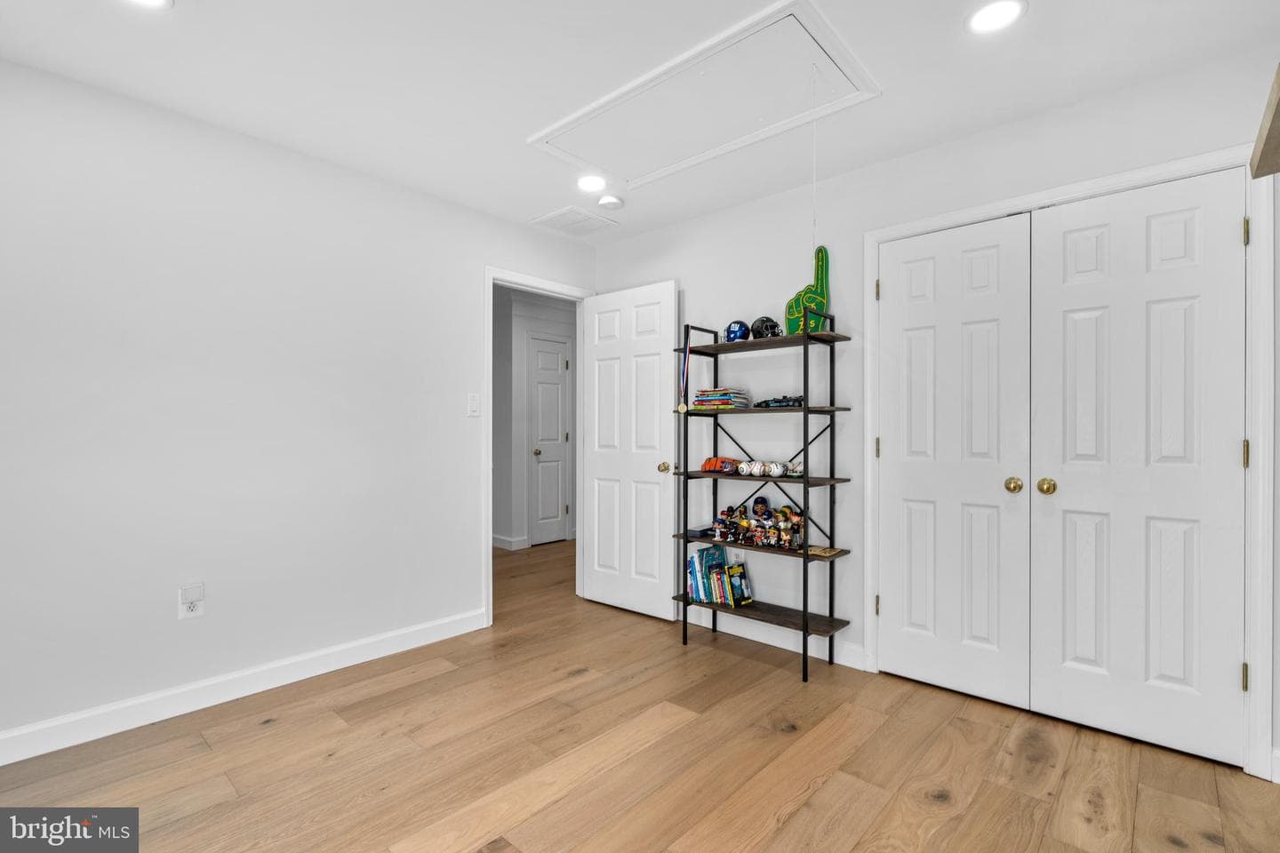4689 Brentwall Court photo 23