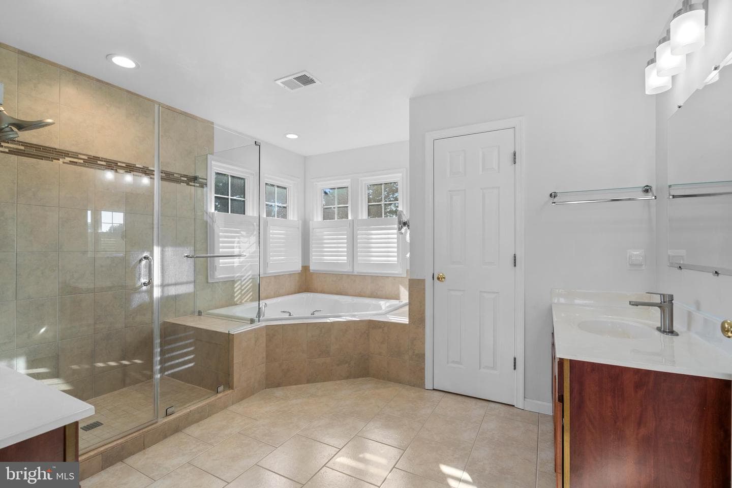 4689 Brentwall Court photo 27