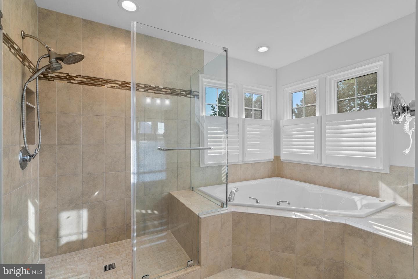 4689 Brentwall Court photo 28