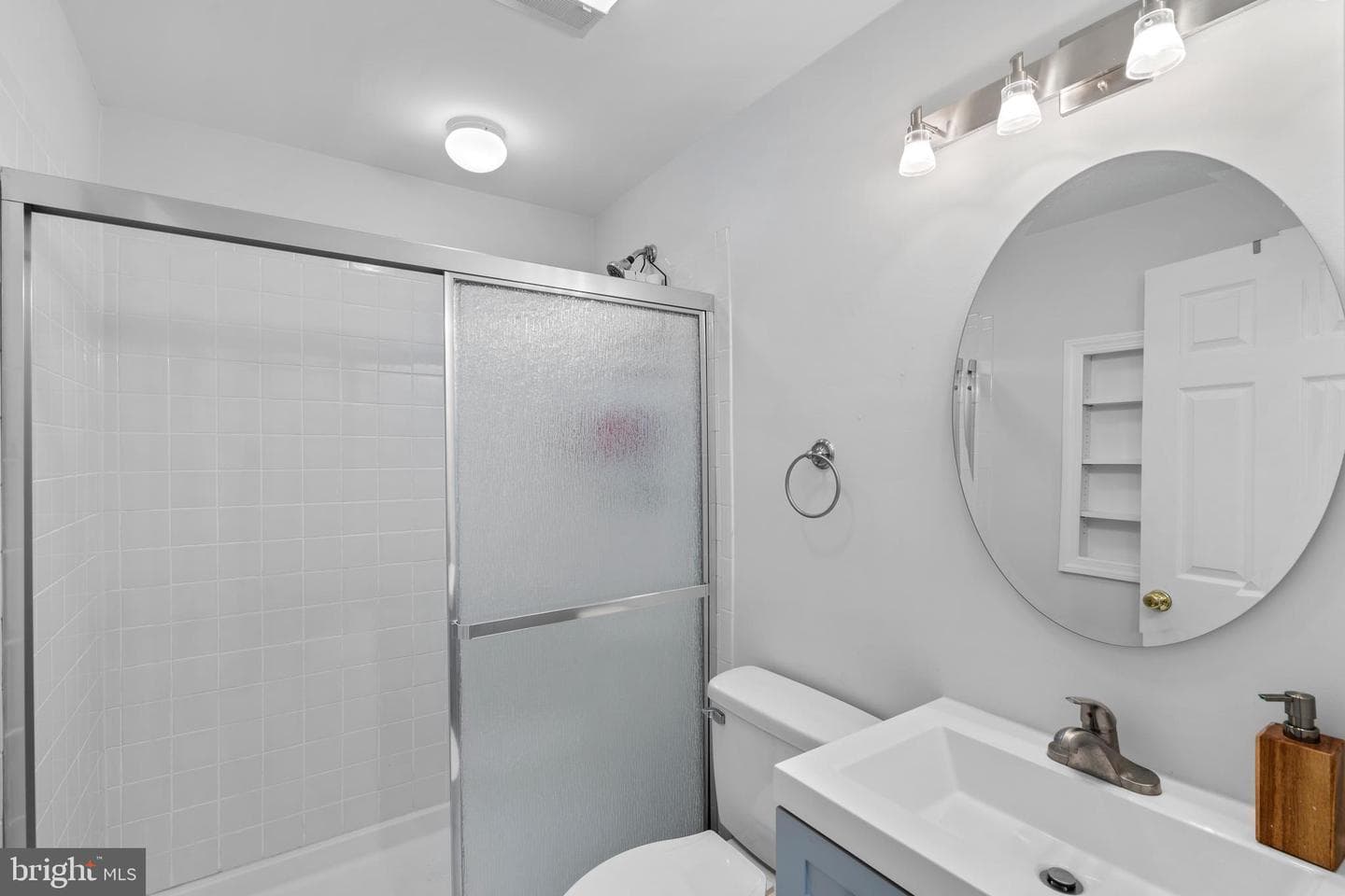 4689 Brentwall Court photo 37