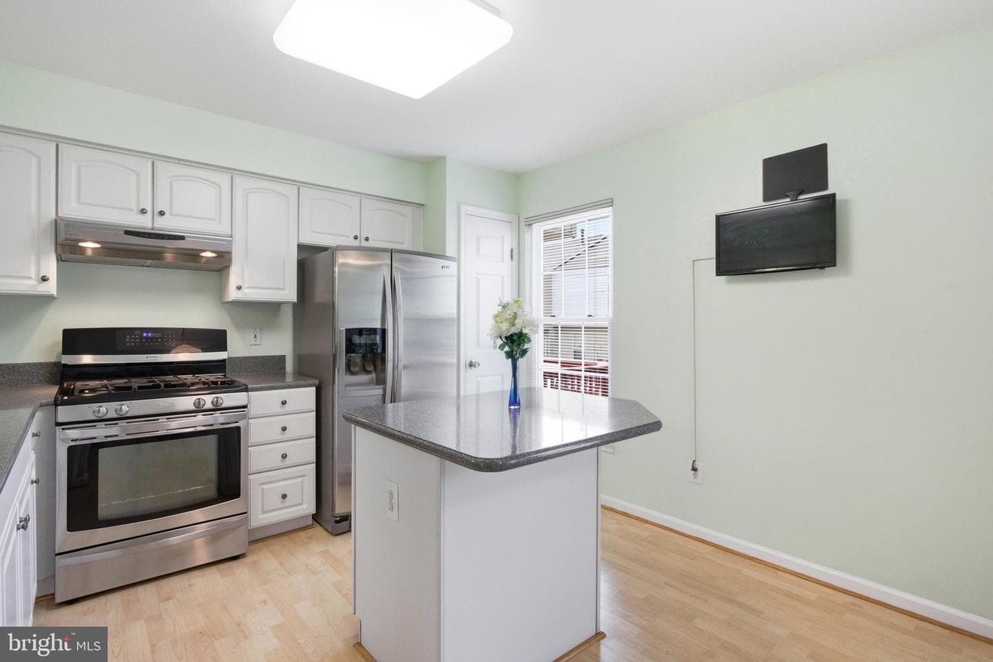 6397 Stagg Court photo 3
