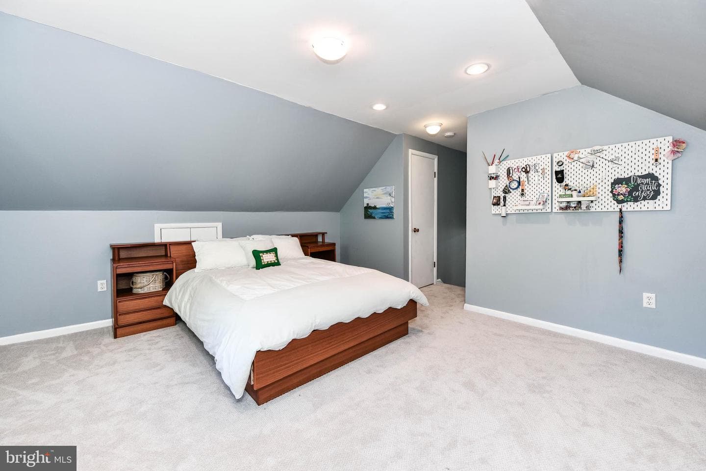 8318 Woodacre St photo 31