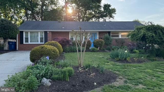 5313 Nutting Drive photo 1