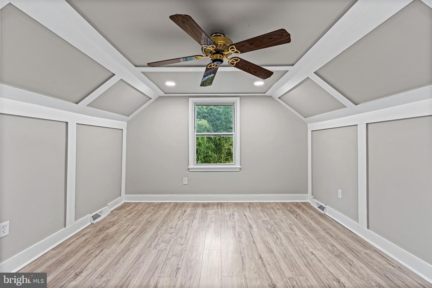 717 Kentland Drive photo 28