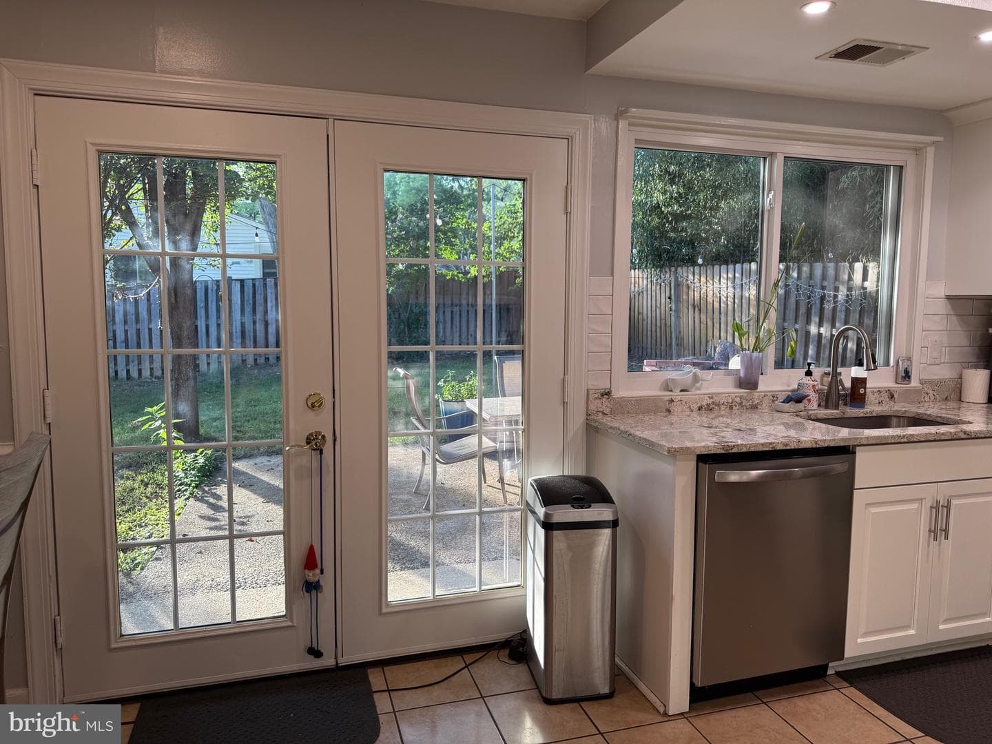 6820 Vantage Dr photo 11