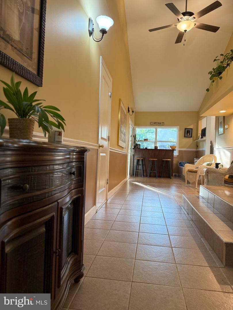 6820 Vantage Dr photo 4