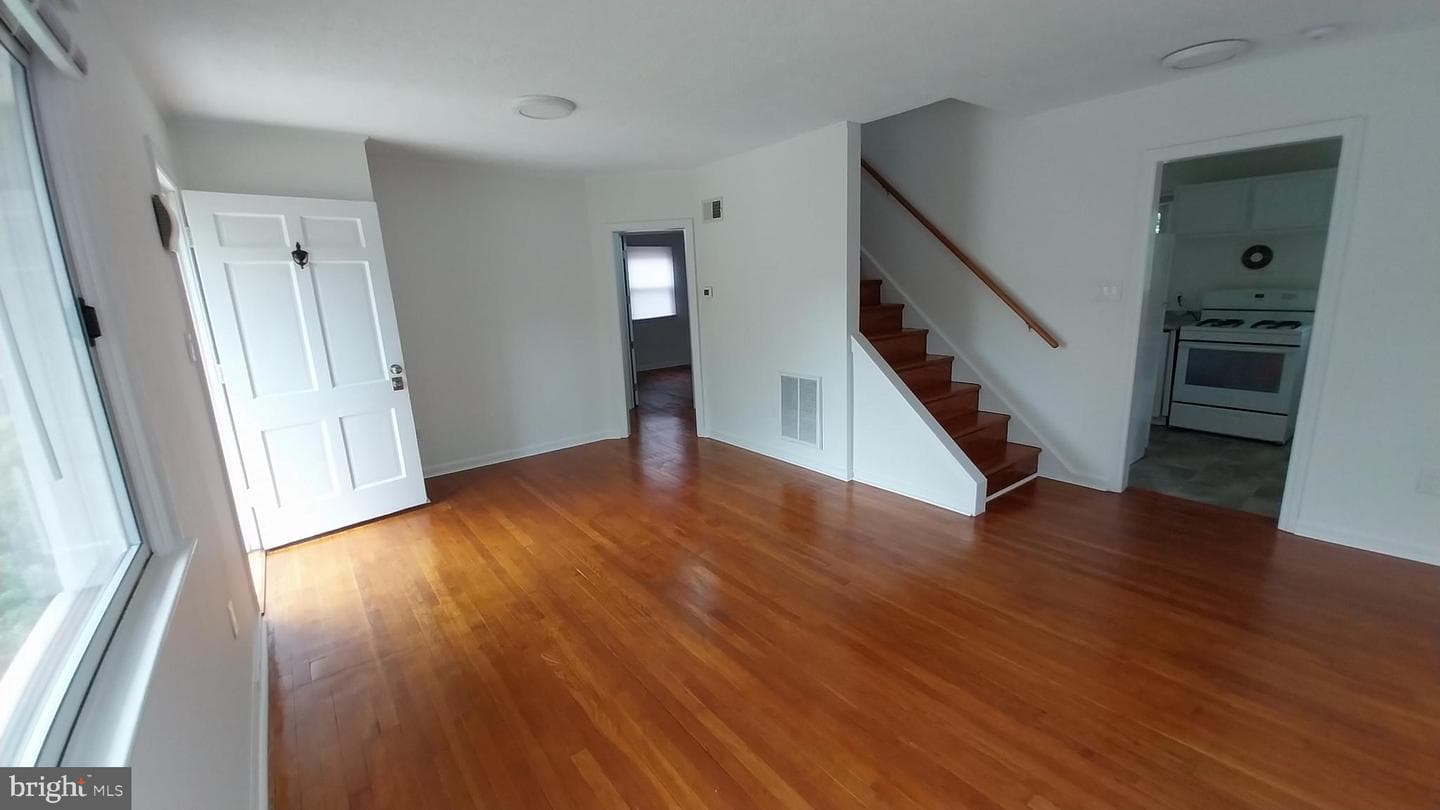 6711 Swarthmore Drive photo 4