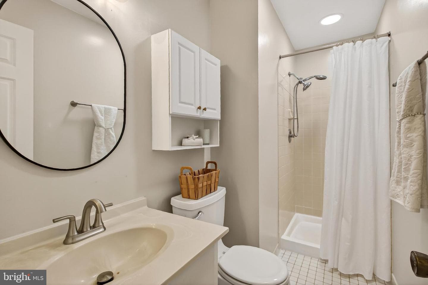 6908 Rochambeau Place photo 25