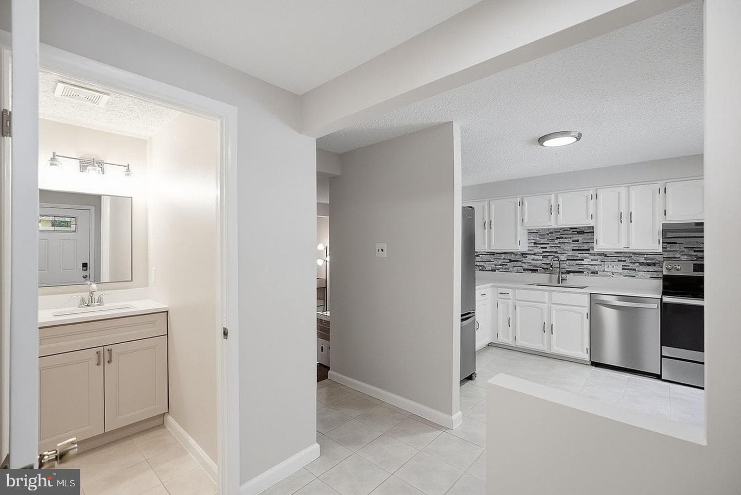 5851 Jacksons Oak Court photo 10