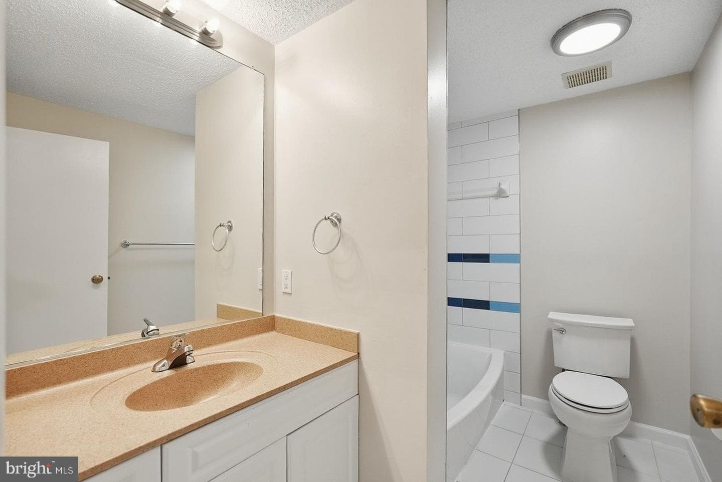 5851 Jacksons Oak Court photo 14