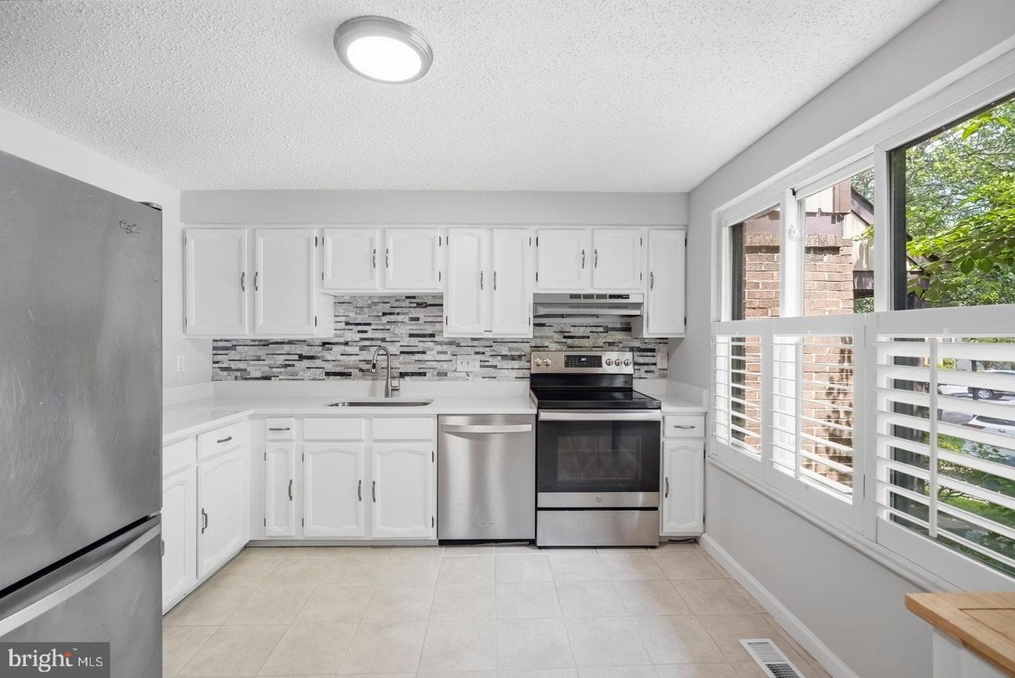 5851 Jacksons Oak Court photo 6