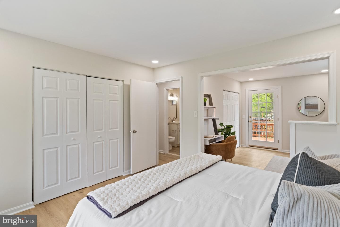 5105 Walport Lane photo 11