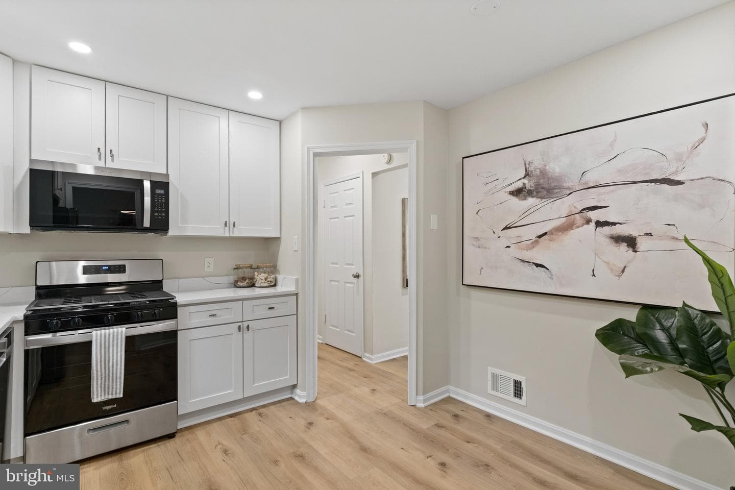 5105 Walport Lane photo 7