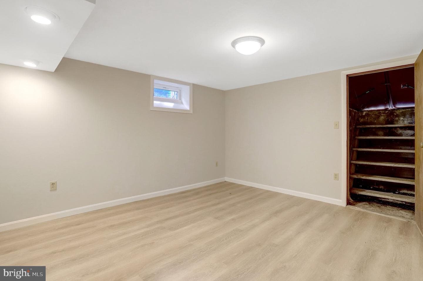 2106 Basset Street photo 37