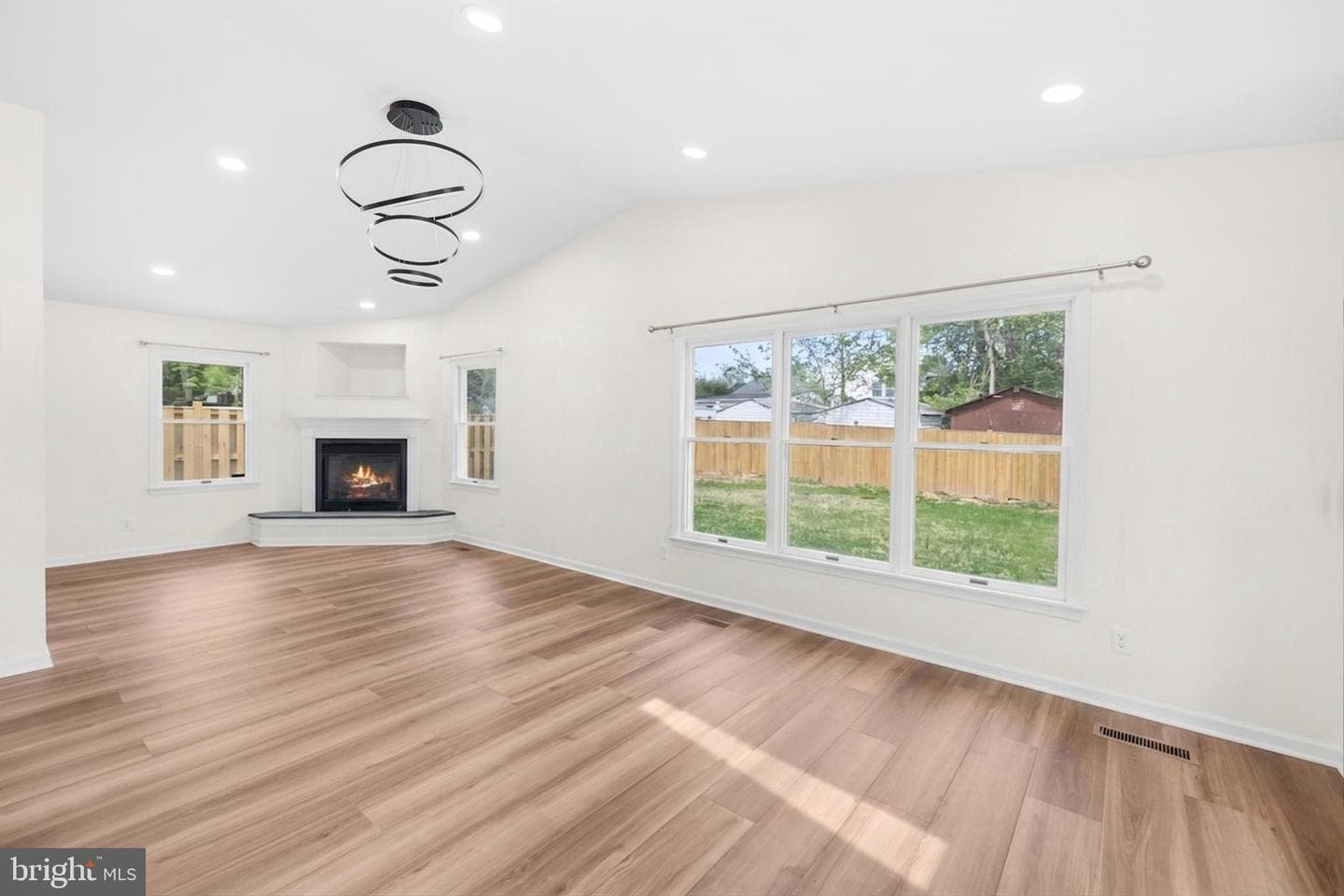 7402 Dunston Street photo 15