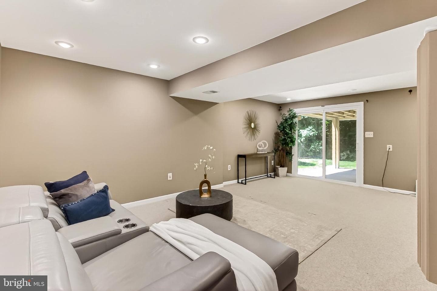 7608 Cervantes Court photo 44