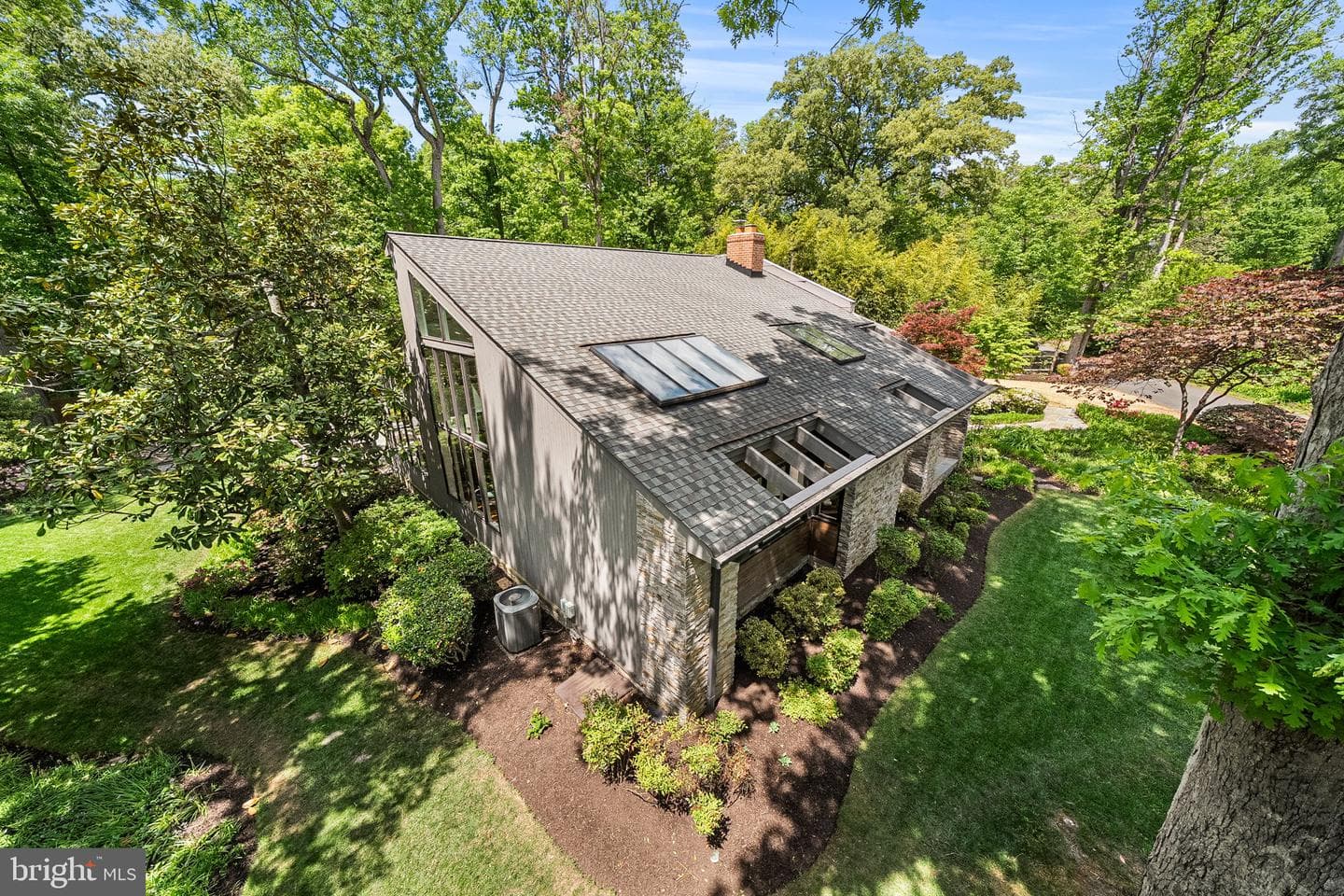 7736 Tauxemont Road photo 10