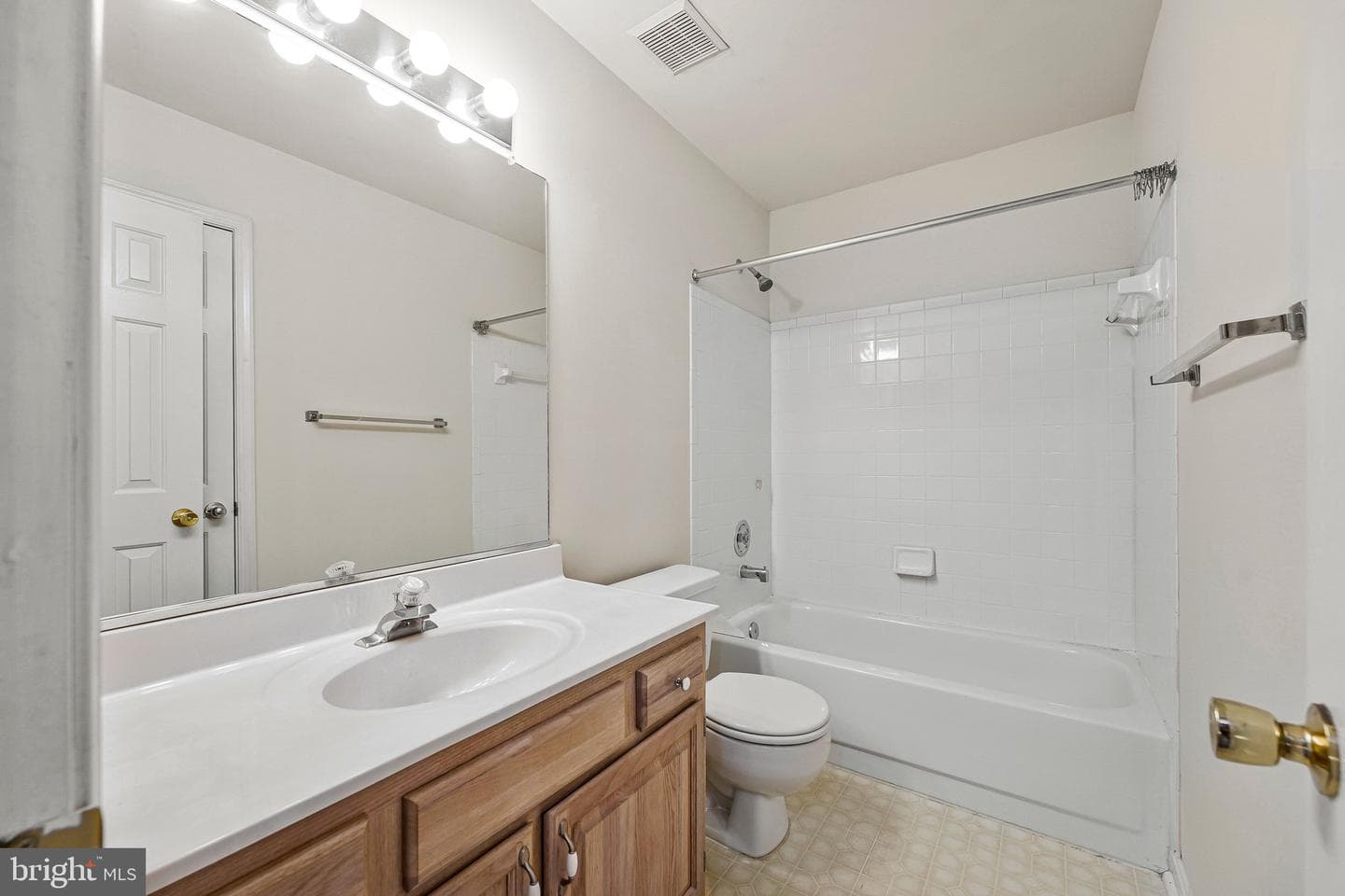 7059 Kings Manor Drive photo 22