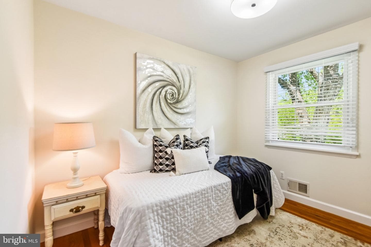 5104 Southampton Drive photo 31