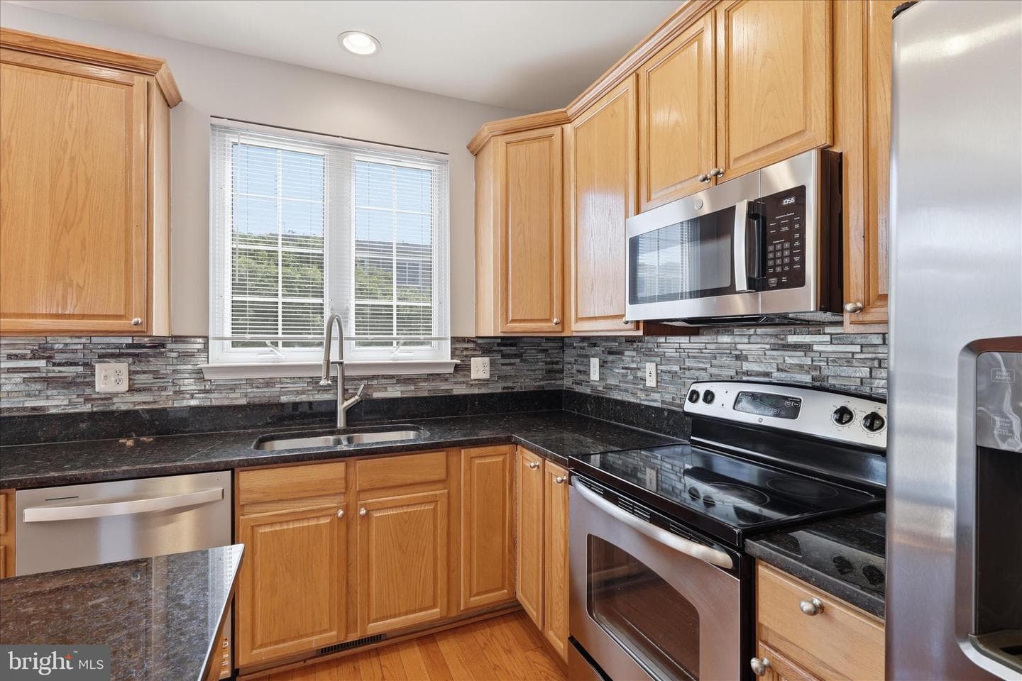 4677 Carisbrooke Lane photo 13