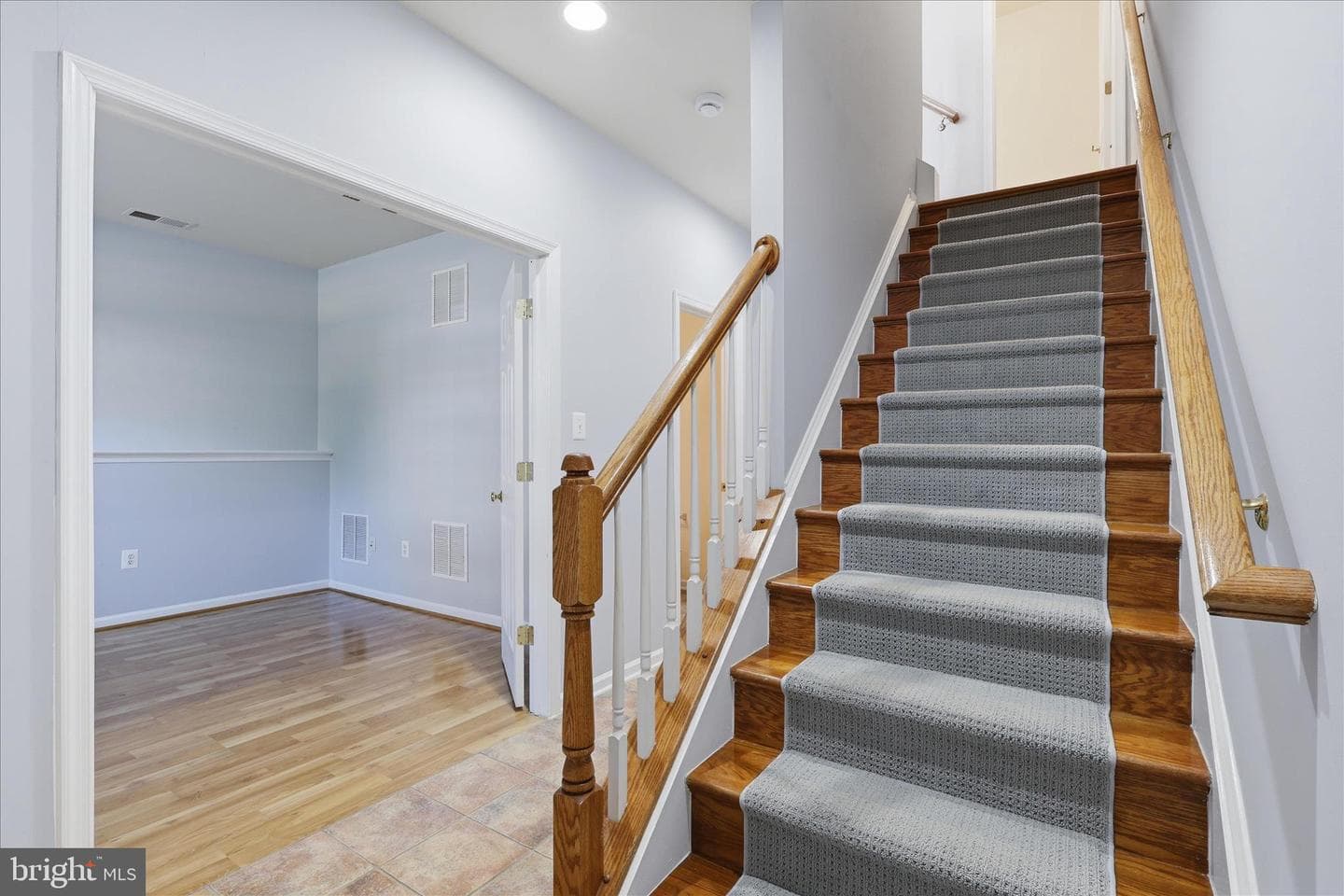 4677 Carisbrooke Lane photo 27
