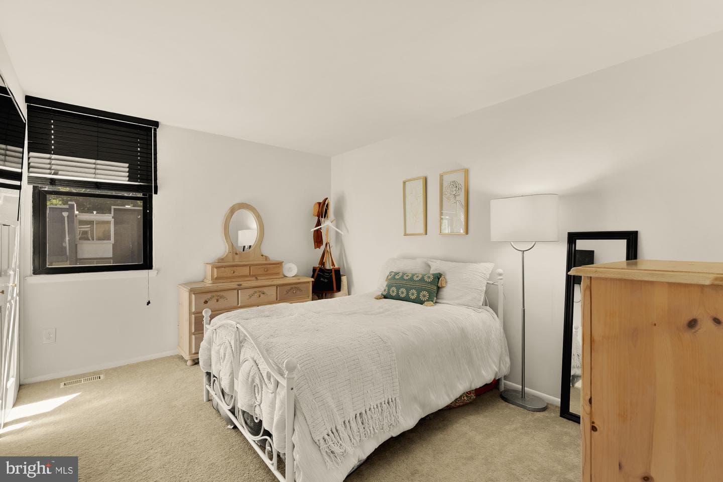 11170 Forest Edge Drive photo 18