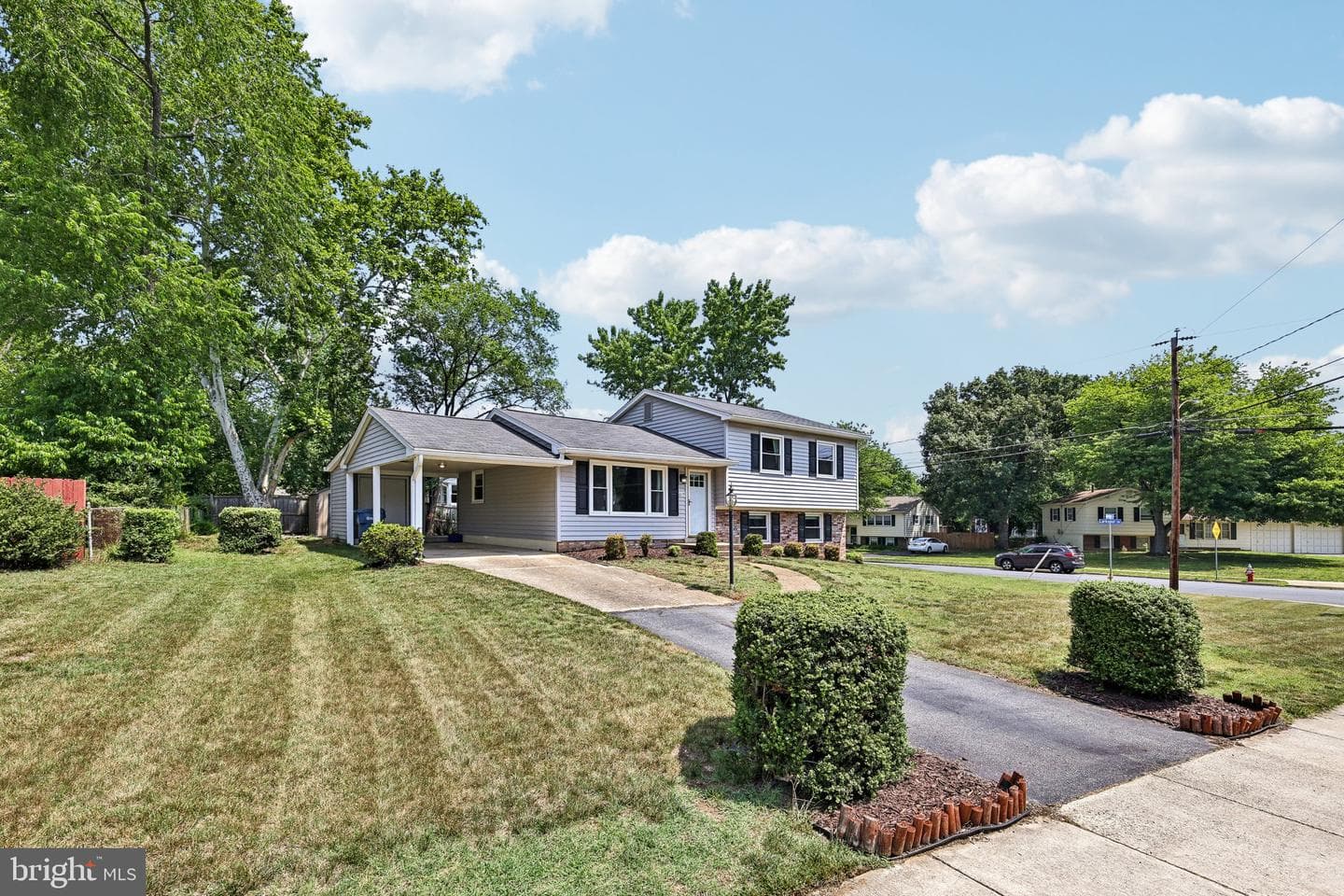 6119 Marilyn Drive photo 5