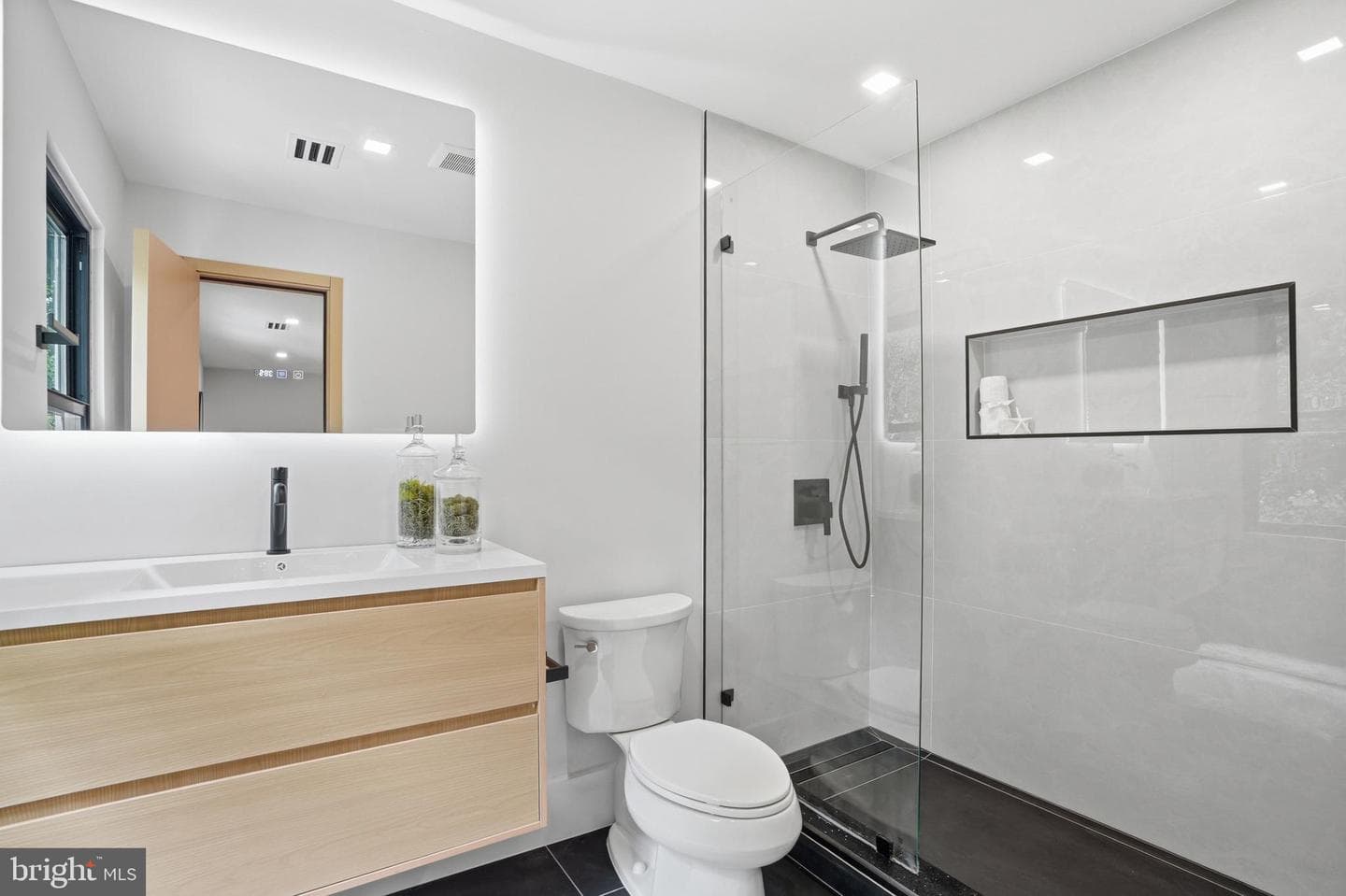 1124 Savile Lane photo 100