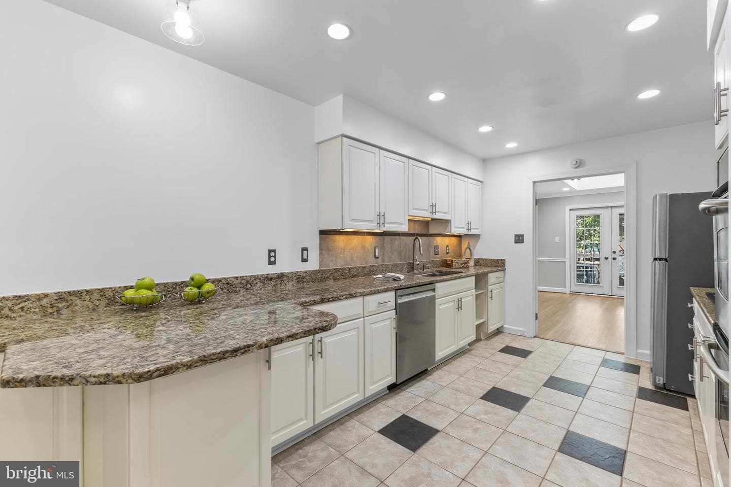6308 Chaucer View Circle photo 10