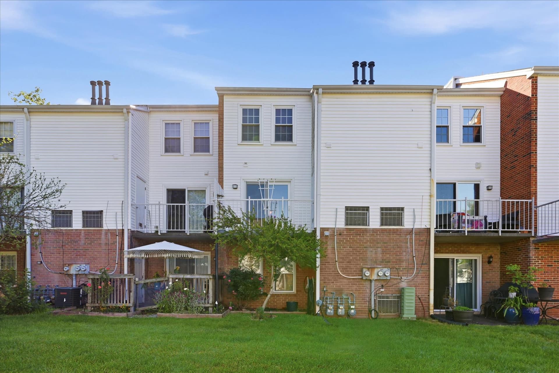 6146 Strasburg Drive photo 4