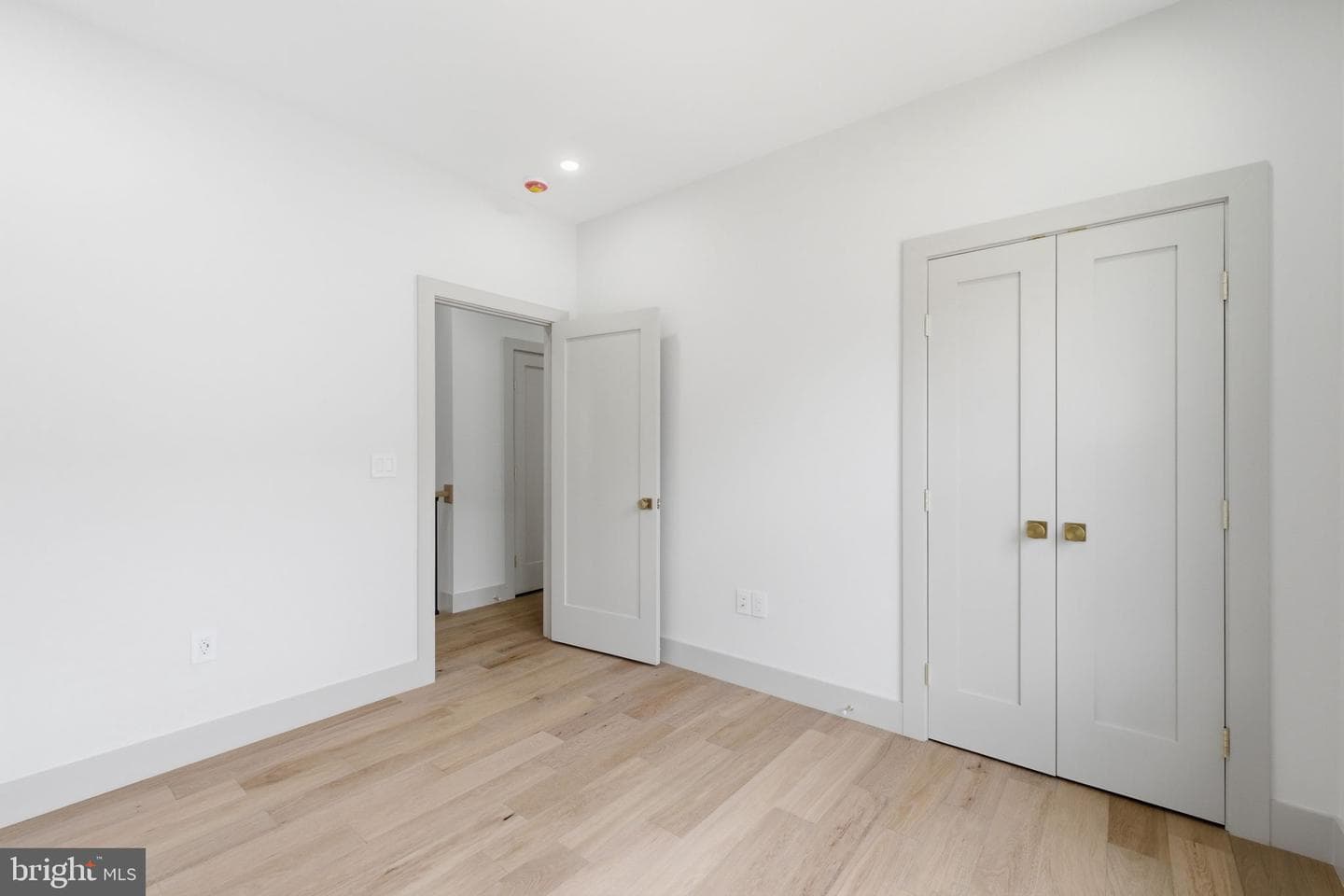 3220 Clayborne Avenue photo 33