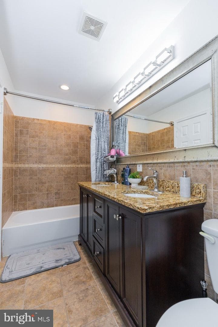 6463 Gildar Street photo 15