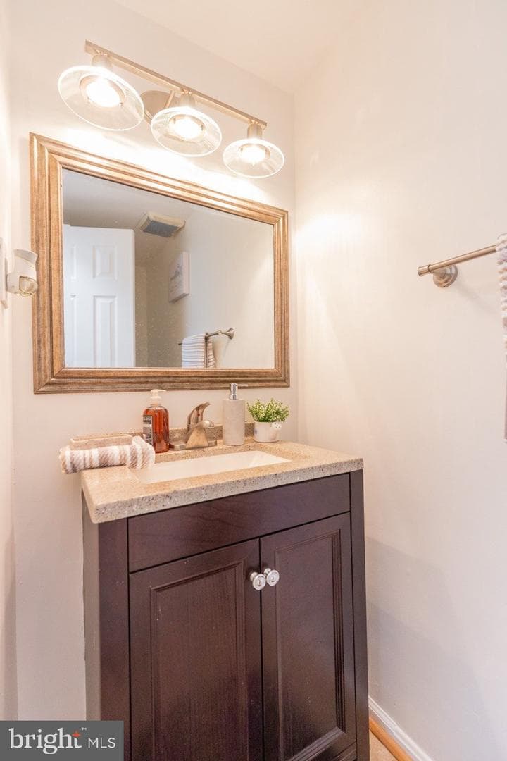 6463 Gildar Street photo 16
