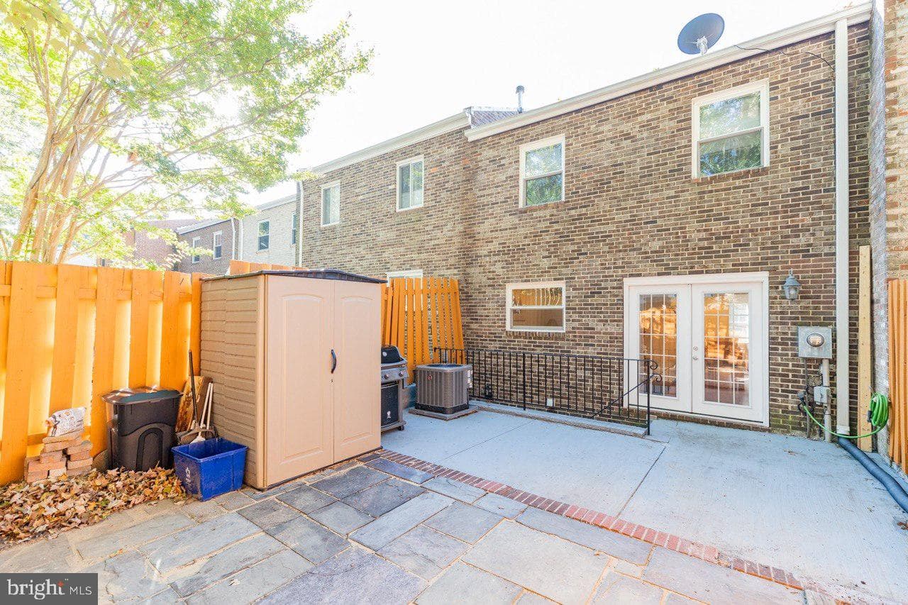 6463 Gildar Street photo 26